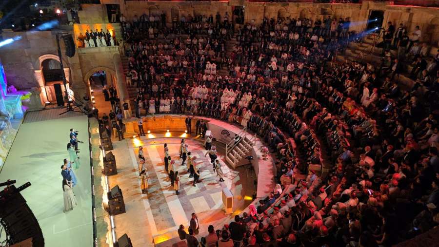 أيمن سماوي يهندس مشهد الافتتاح في