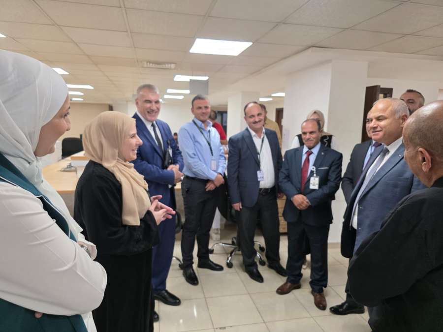 البكار يتفقد فرع ضمان إربد ويثني