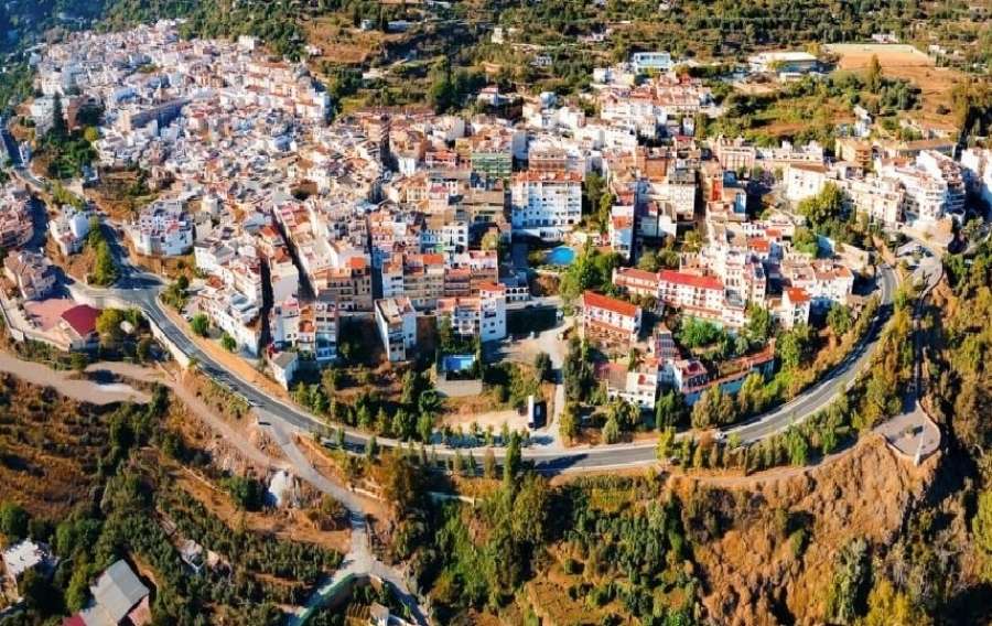 تعرّف على لانخارون.. البلدة التي منعت