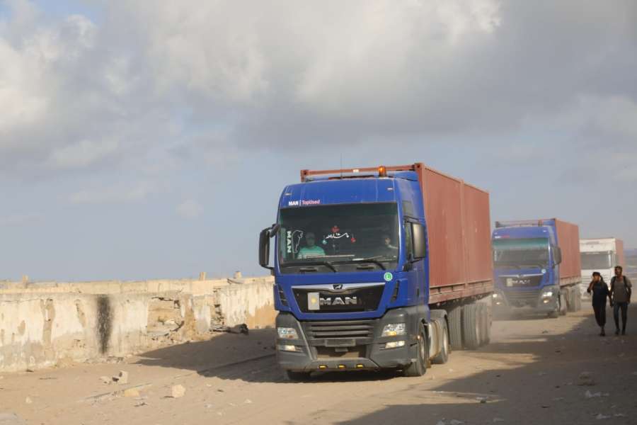 القوات المسلحة تسير قافلة تزويد مساعدات