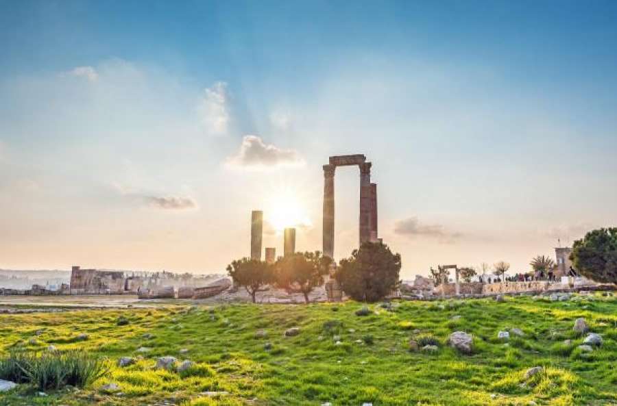 الأردن: أجواء صيفية معتدلة حتى الاثنين