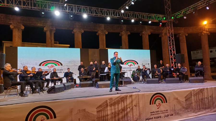 مسرح الساحة الرئيسة يحتفي بموسيقى الشرق