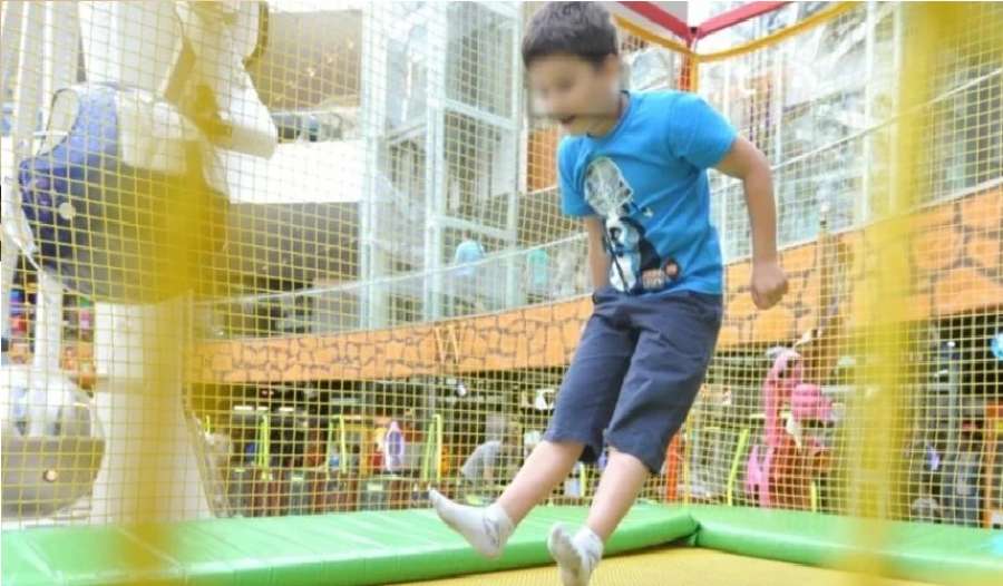 لعبة قاتلة.. حادث مروع لطفل أثناء