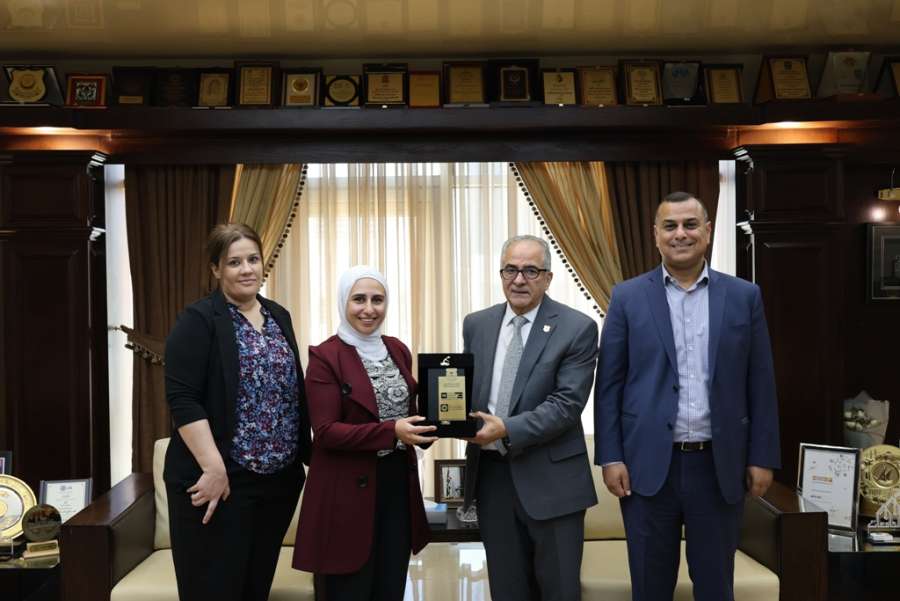 رئيس عمّان الأهلية يكرّم د. ولاء