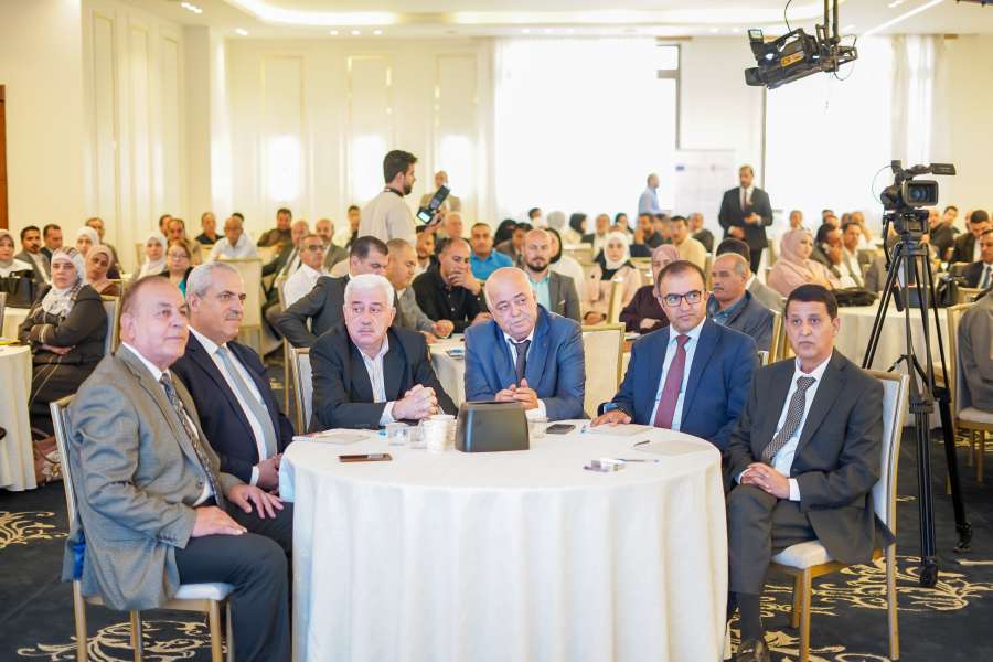 العزام مندوبا عن وزير الإدارة المحلية