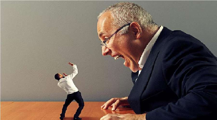 سوء المعاملة.. . انحدار في هاوية