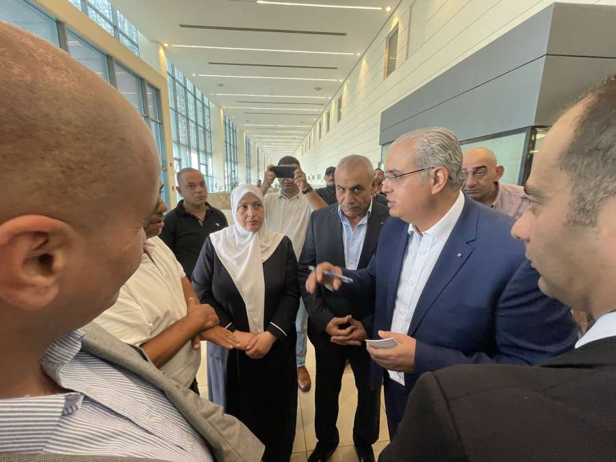 البدور من البشير: زيارة أولى ستتبعها