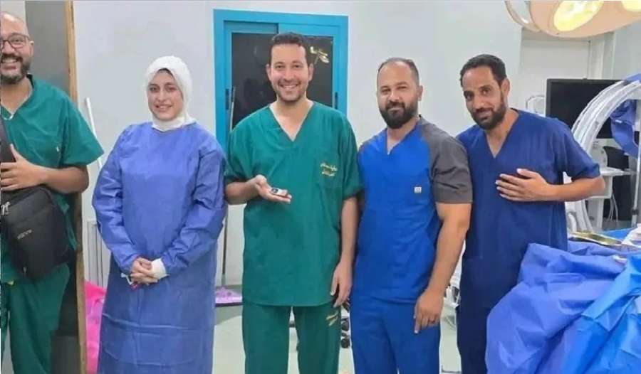 إنقاذ مريض ابتلع هاتفا محمولا