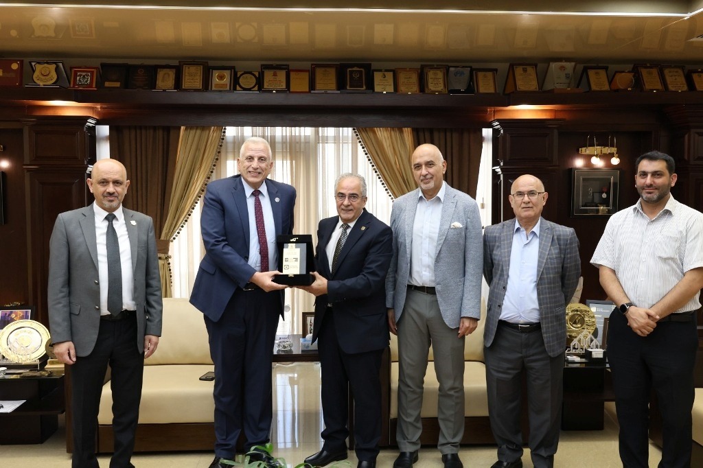 عمّان الأهلية تستقبل رئيس لجنة قطاع