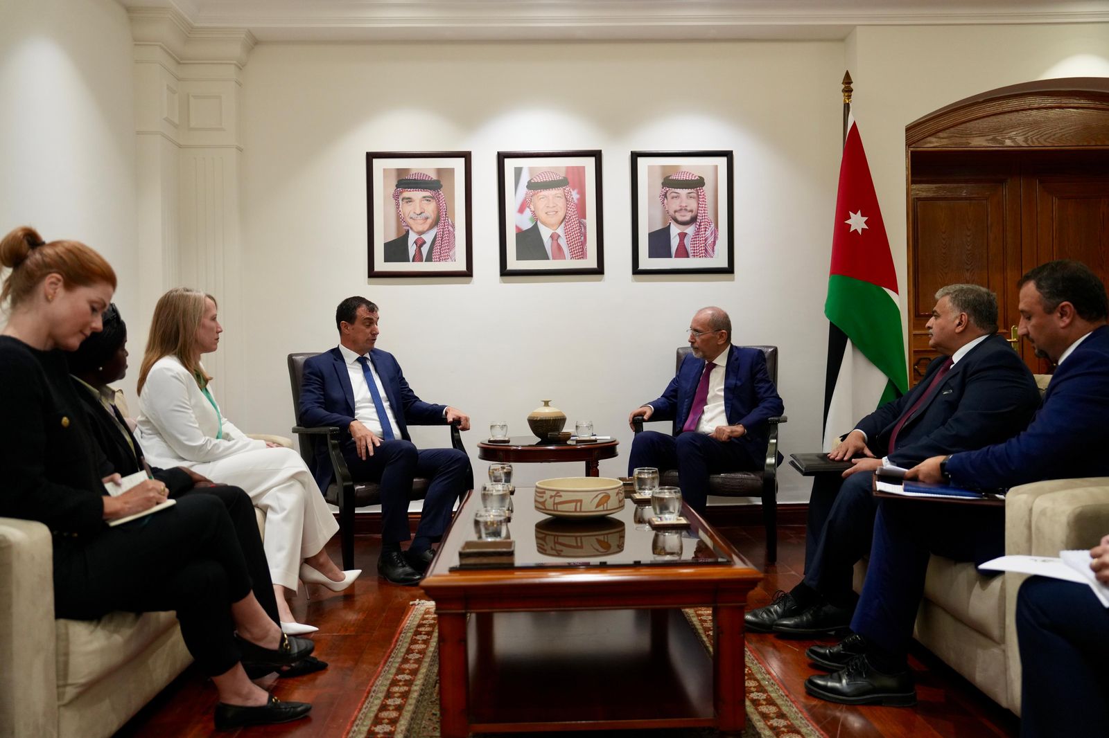 الصفدي يبحث مع الوكيل الأممي لشؤون