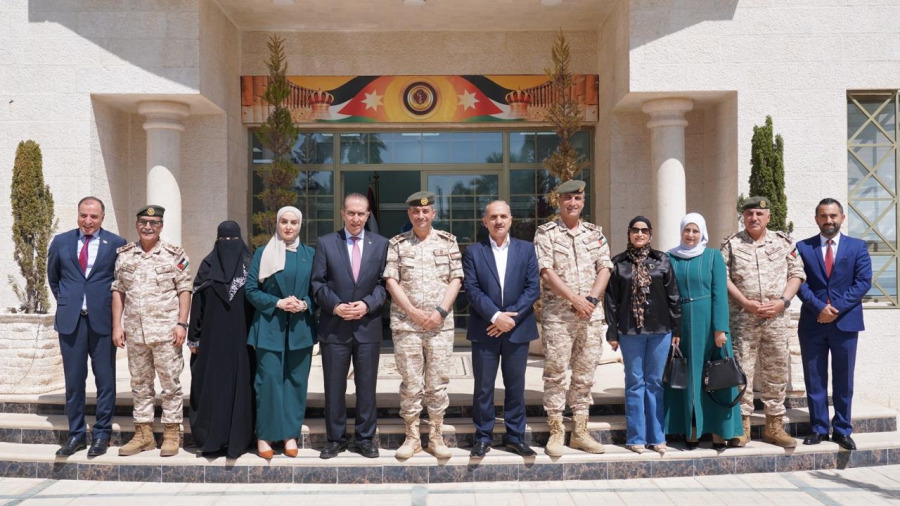 مدير عام الخدمات الطبية الملكية يستقبل