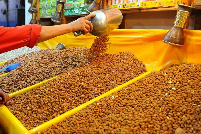 تداعيات الجفاف تؤثر على سوق اللوز