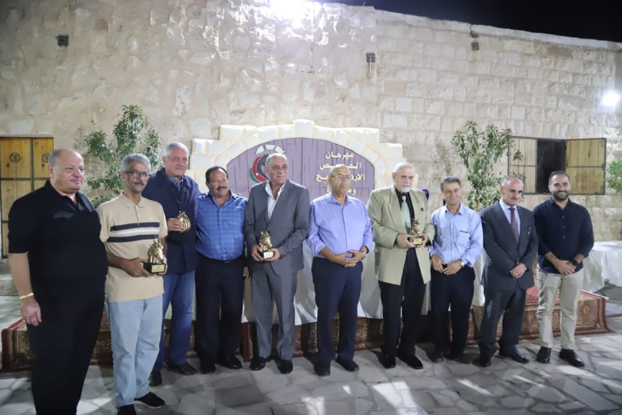 قصائد الشعراء العرب تحلّق في سماء