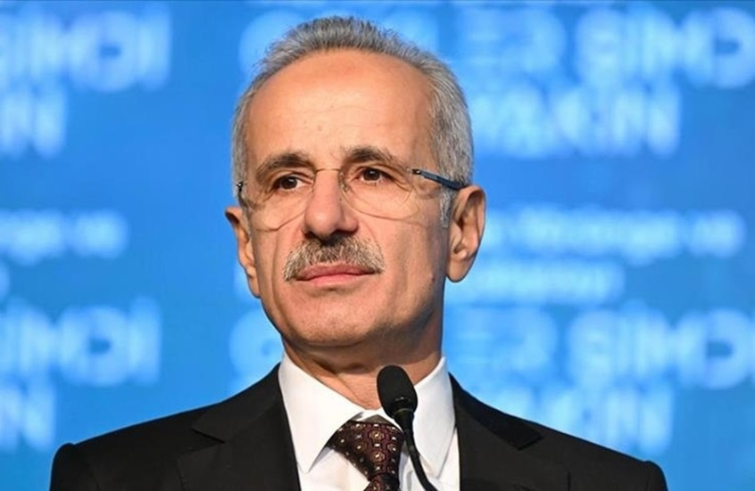 وزير النقل التركي يتلقى مخالفة مرورية