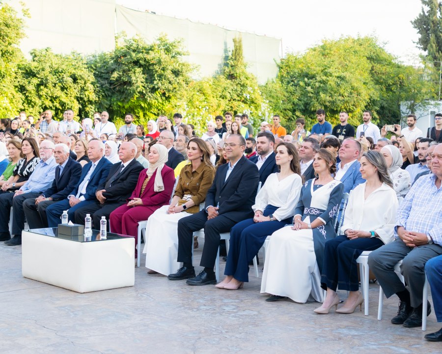 الملكة رانيا العبدالله تفتتح بازار النادي
