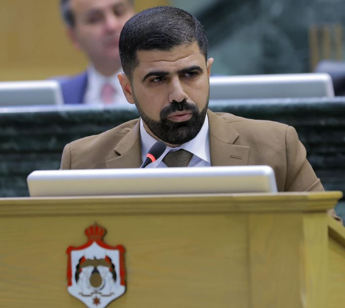 مثول عدد من الأشخاص بينهم النائب