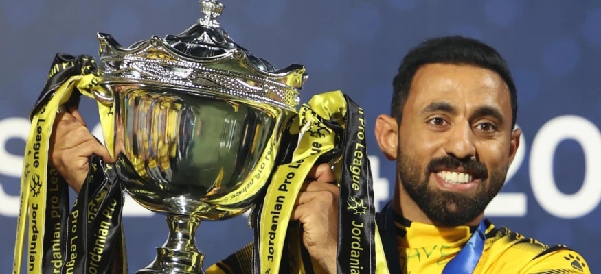 ظفار العماني يخطف منذر أبو عمارة