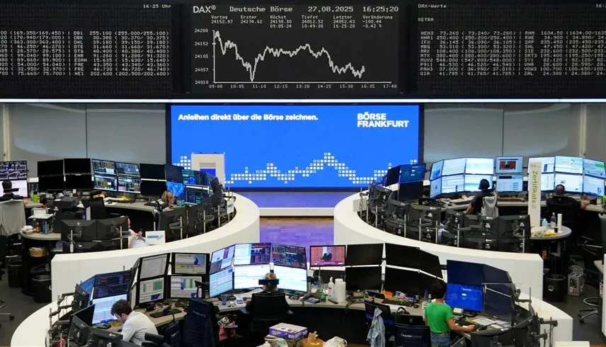 الأسهم الأوروبية تتراجع قبل بيانات مهمة