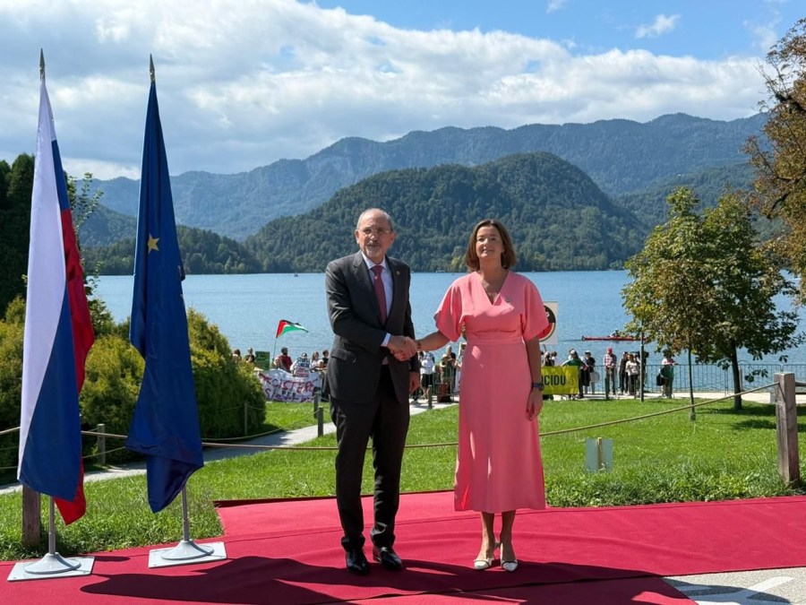 الصفدي يلتقي رئيسة سلوفينيا وعددا من