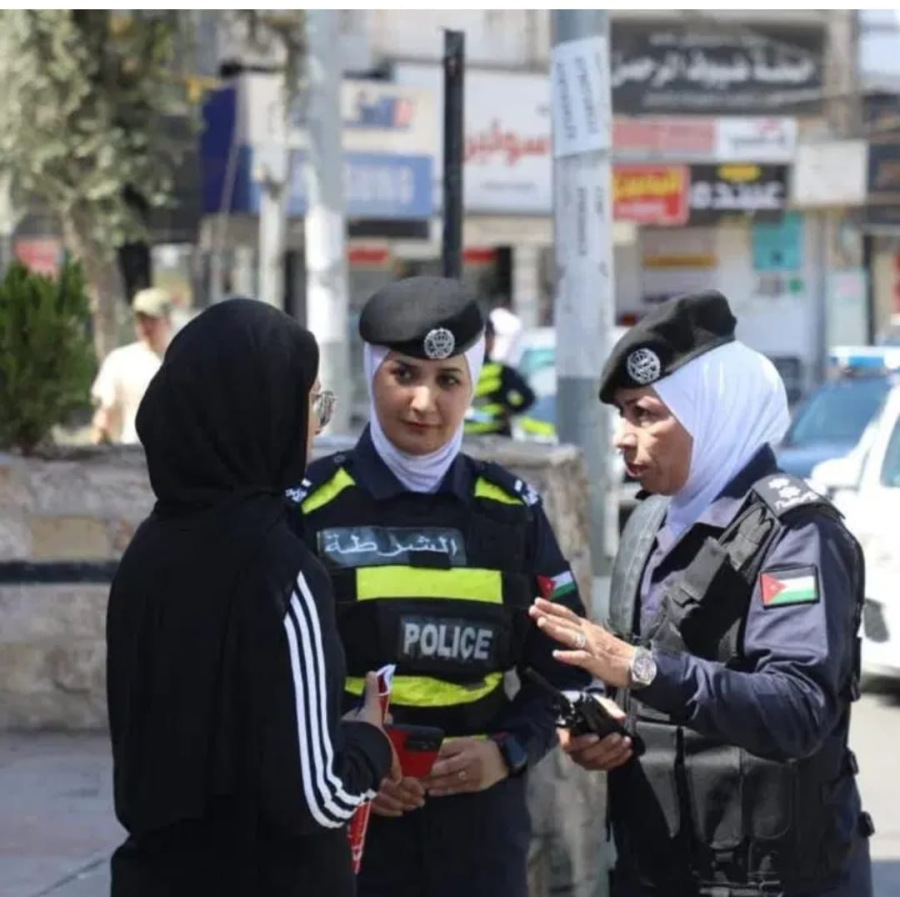 مواطنون يرحبون بإشراك مرتبات الشرطة النسائية