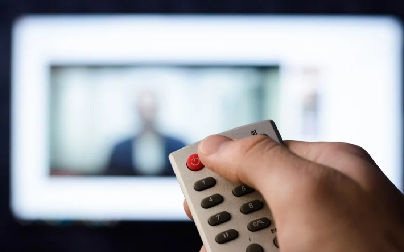 لصحتك النفسية في منتصف العمر.. قلل