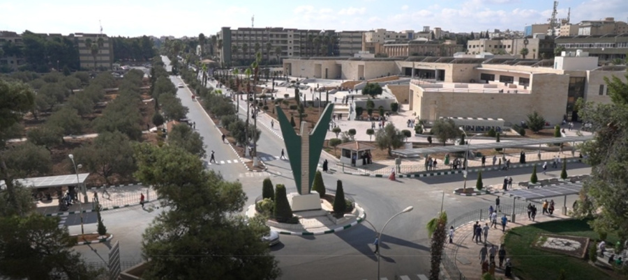 وزيران سابقان و4 مديرين يقدمون استقالات