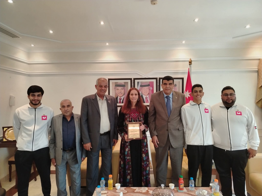 هكذا استقبلتهم سفيرة الأردن في سلطنة