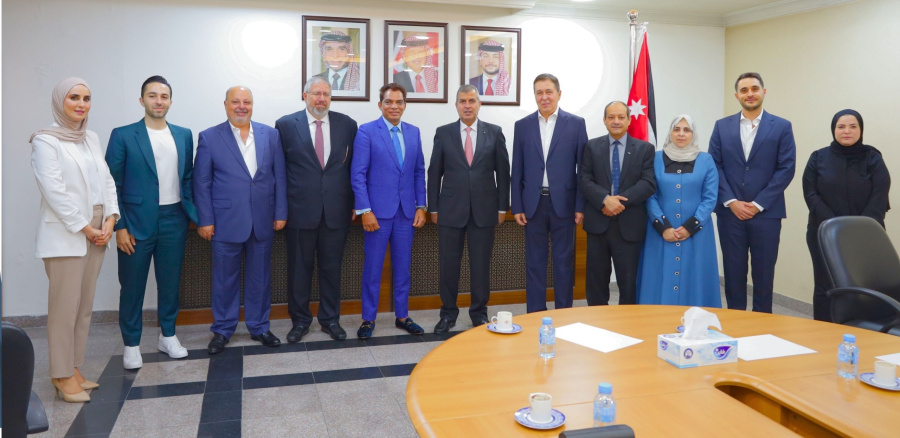 توقيع أول اتفاقية تنفيذية لاستغلال خامات