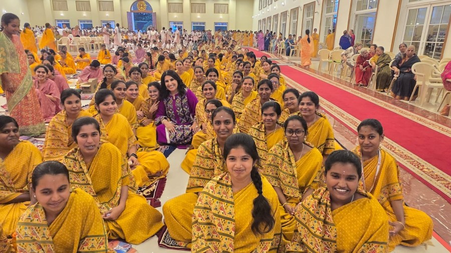 إيمان عكور تحصد جائزة الإنسانية العالمية