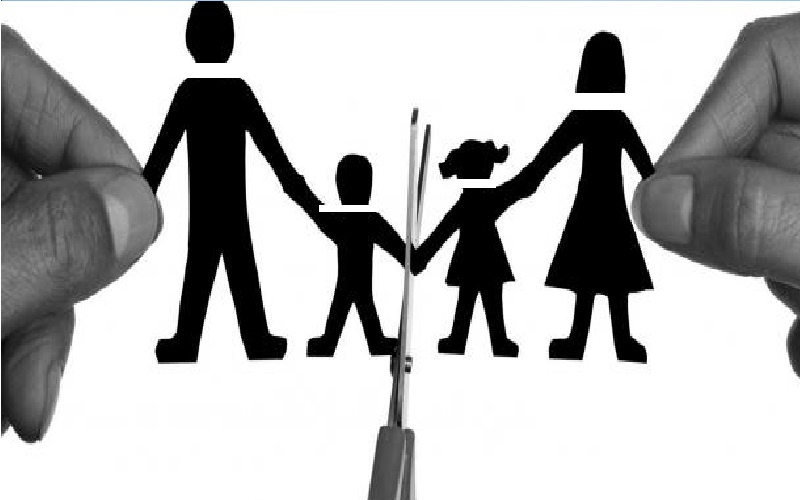 حكم من ضمن لفظ الطلاق في