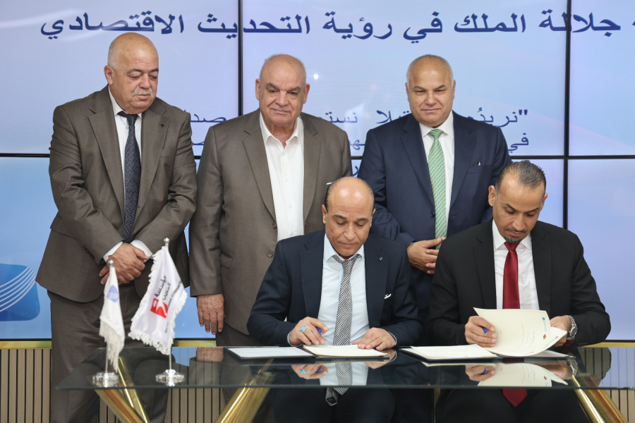 كهرباء اربد توقع اتفاقتين لتطوير خدماتها