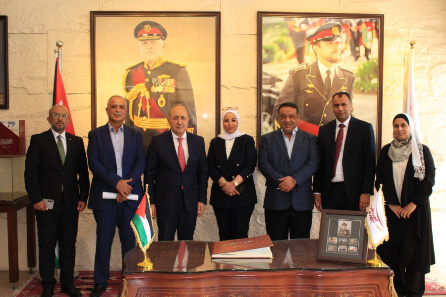 نفاع يقدم التهاني للداوود