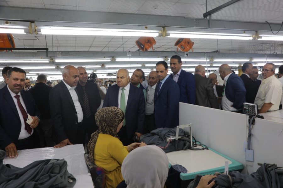 وزير العمل في جولة ميدانية على