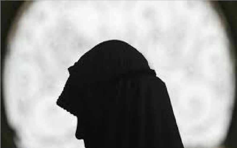 محاذير مشاركة المرأة للرجل في ميدان