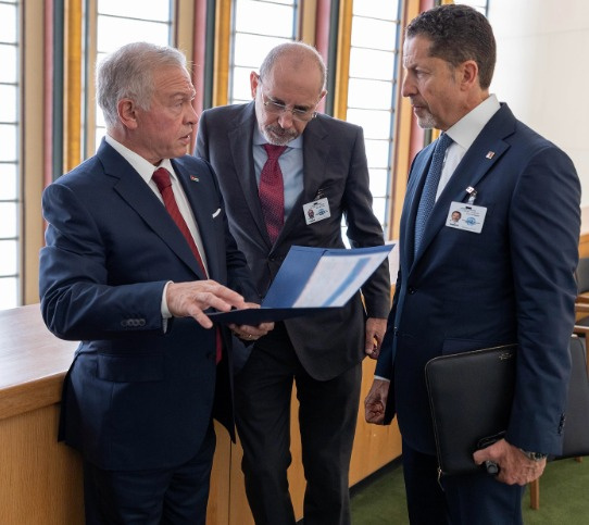 الديوان الملكي ينشر صورة للملك في