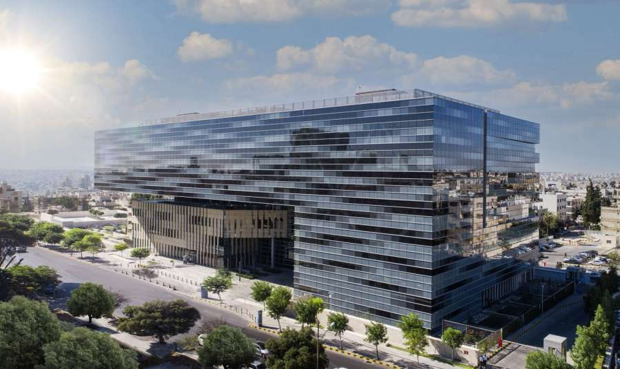 بنك الإسكان ينذر موظفا