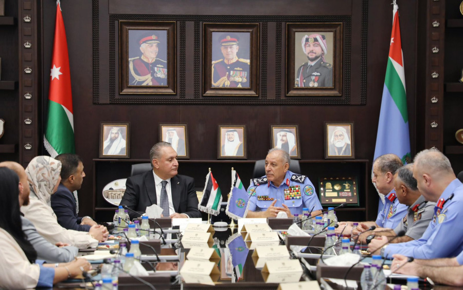 وزارة البيئة والأمن العام يوقعان مذكرة