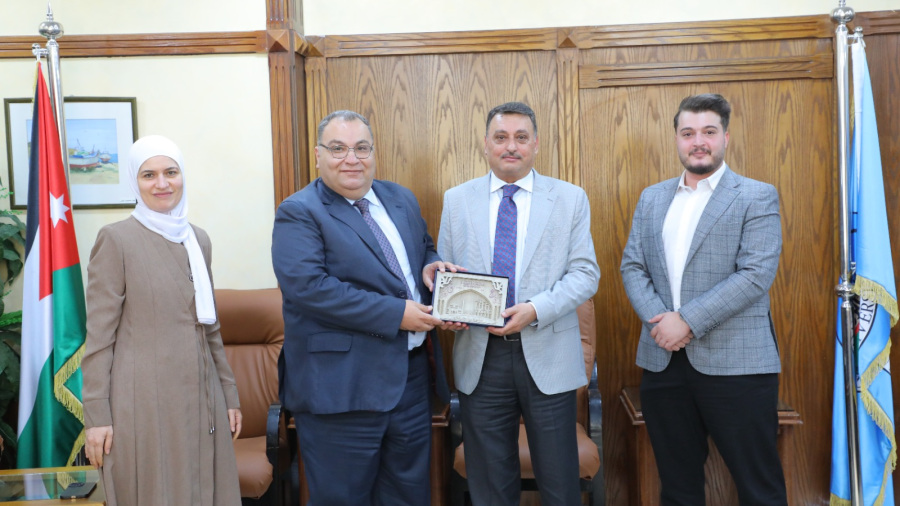 جامعة الزرقاء توقع اتفاقية تعاون مع