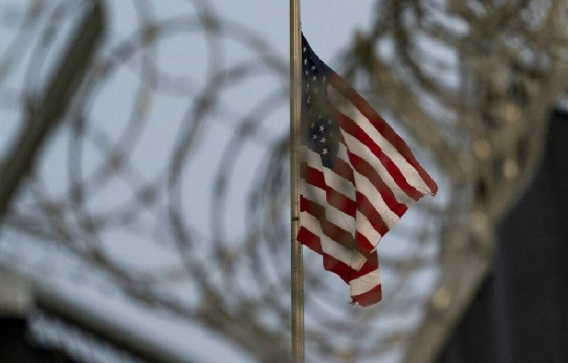 رجل يقتل زوجته بعد فشلها في