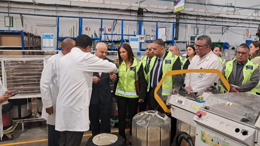 وزير العمل يطلع على التجربة المغربية