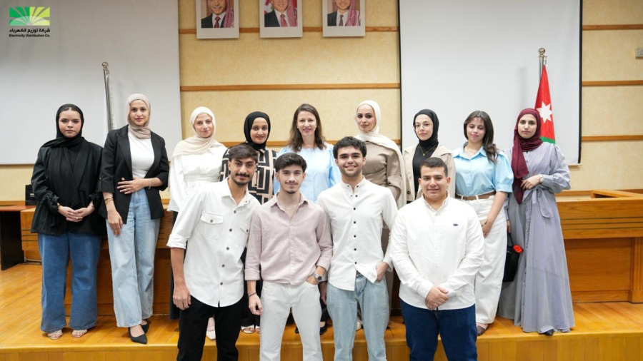 شركة توزيع الكهرباء تكرّم أبناء العاملين