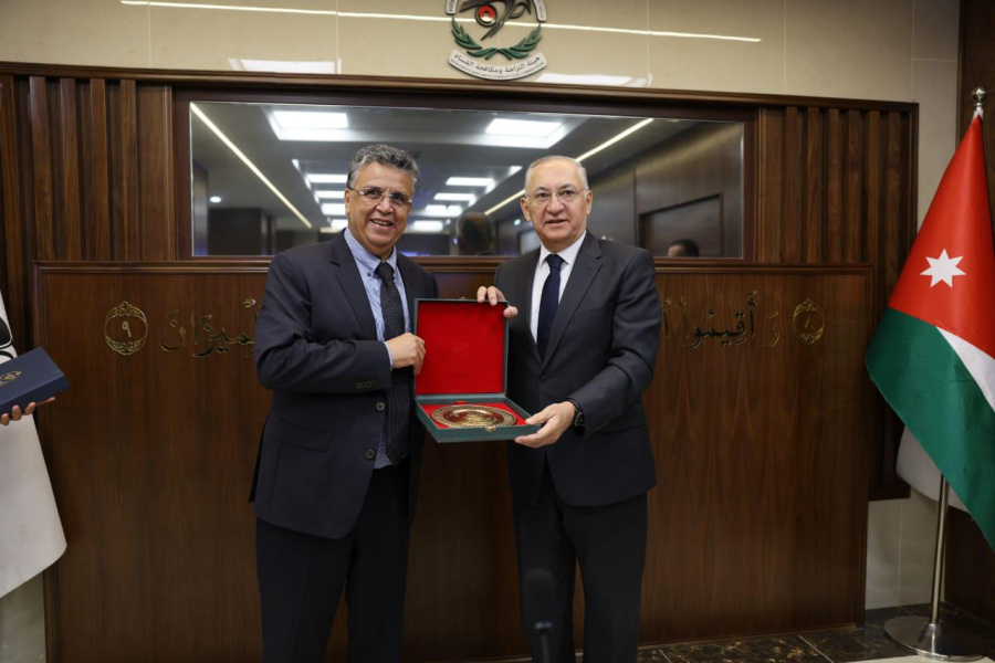 وفد من وزارة العدل المغربية يزور