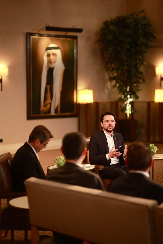 الخصاونة يكتب: بقربه الدائم من الشباب..