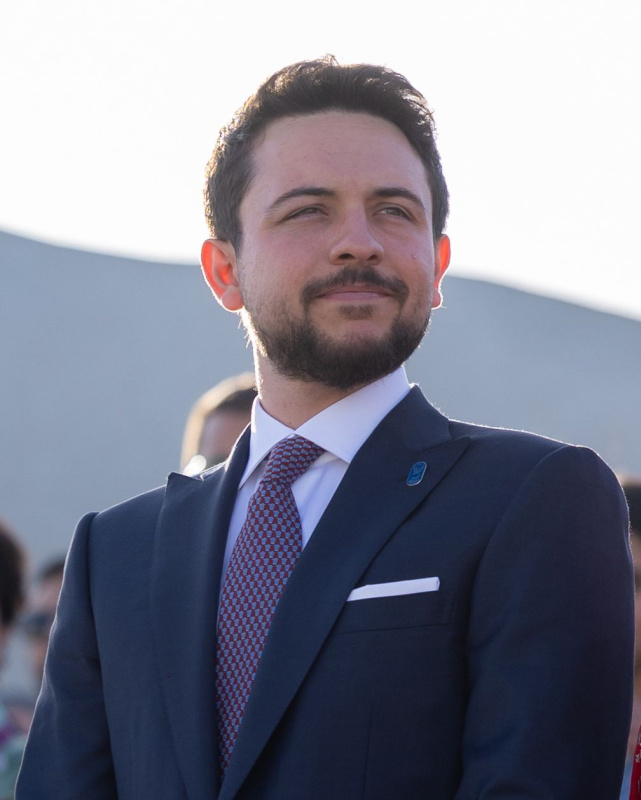 ولي العهد يبدأ زيارتين إلى فرنسا