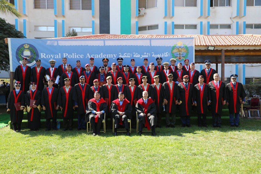 اللواء المعايطة يرعى حفل تخريج الفوج