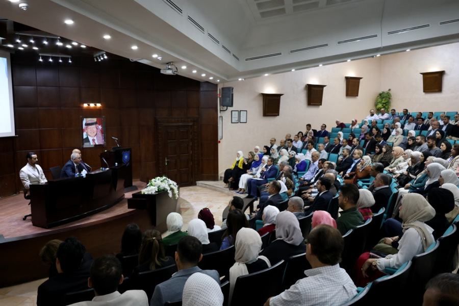 رئيس عمان الأهلية يلتقي أعضاء الهيئة