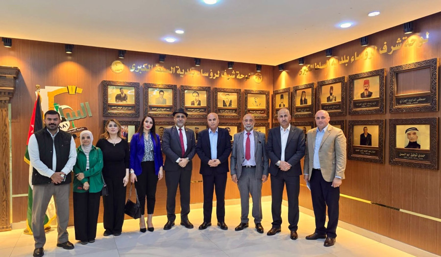 رئيس بلدية السلط الكبرى يستقبل وفد