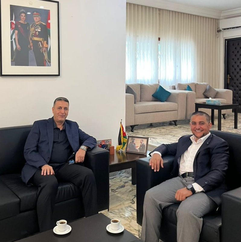 السفير الأردني في تونس يلتقي الفنان