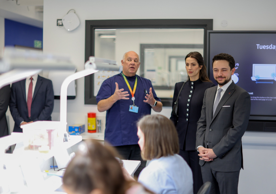 مشاهد من لقاء ولي العهد ممثلين