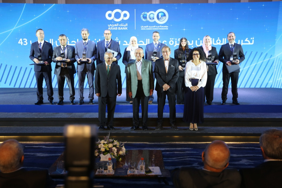 شومان تكرم الفائزين بجائزتي الباحثين العرب